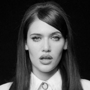 SIENNA SPIRO talks jazz, her younger self, and "The Visitor" with Bennett on The NEW 96.5