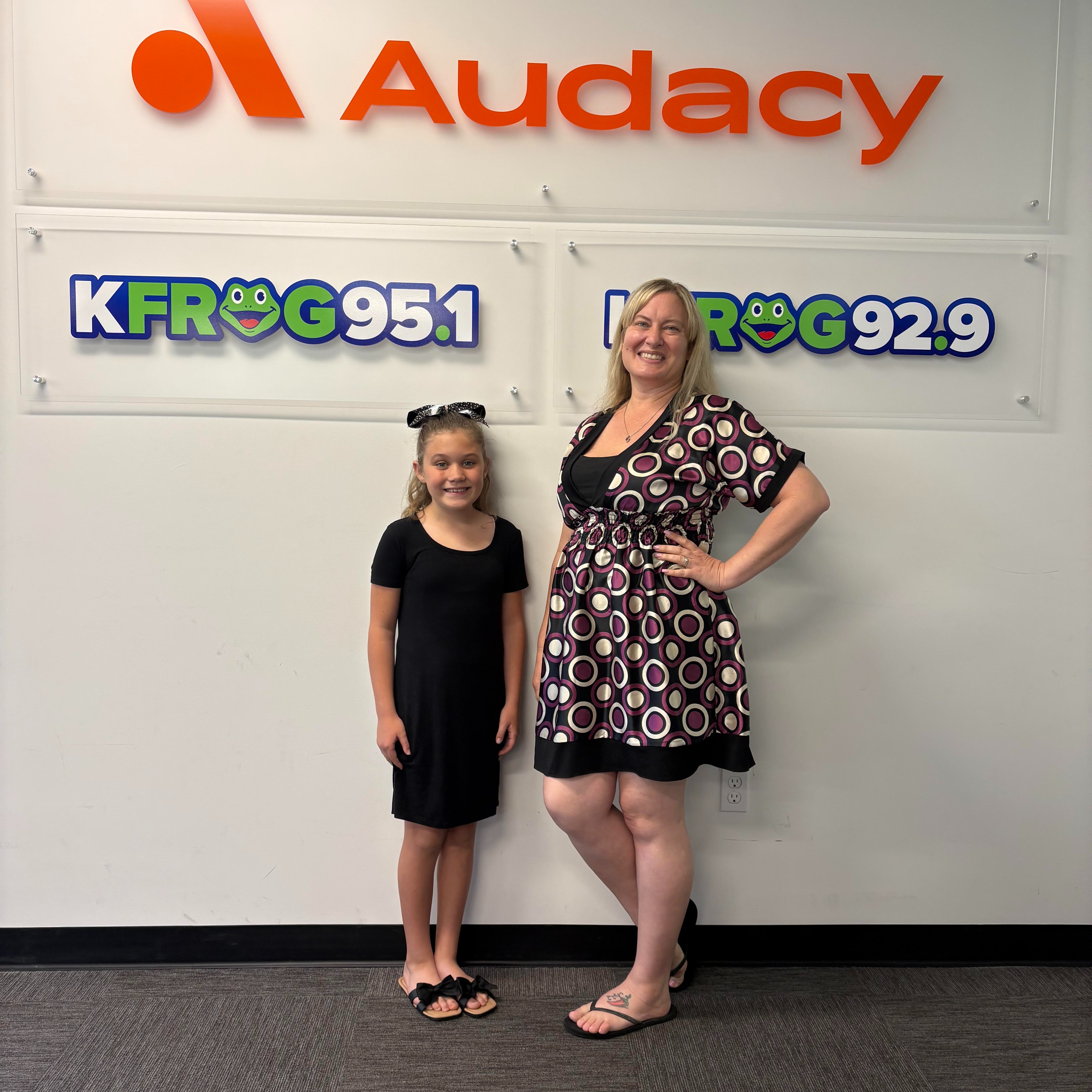 Keilani and Travis Ezell - Beachside Bows for Hope