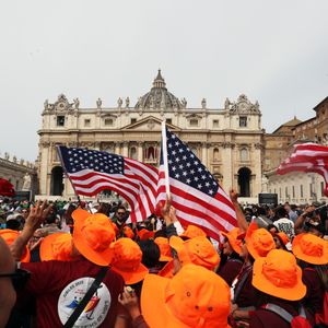 President Trump continues to criticize the american Pope
