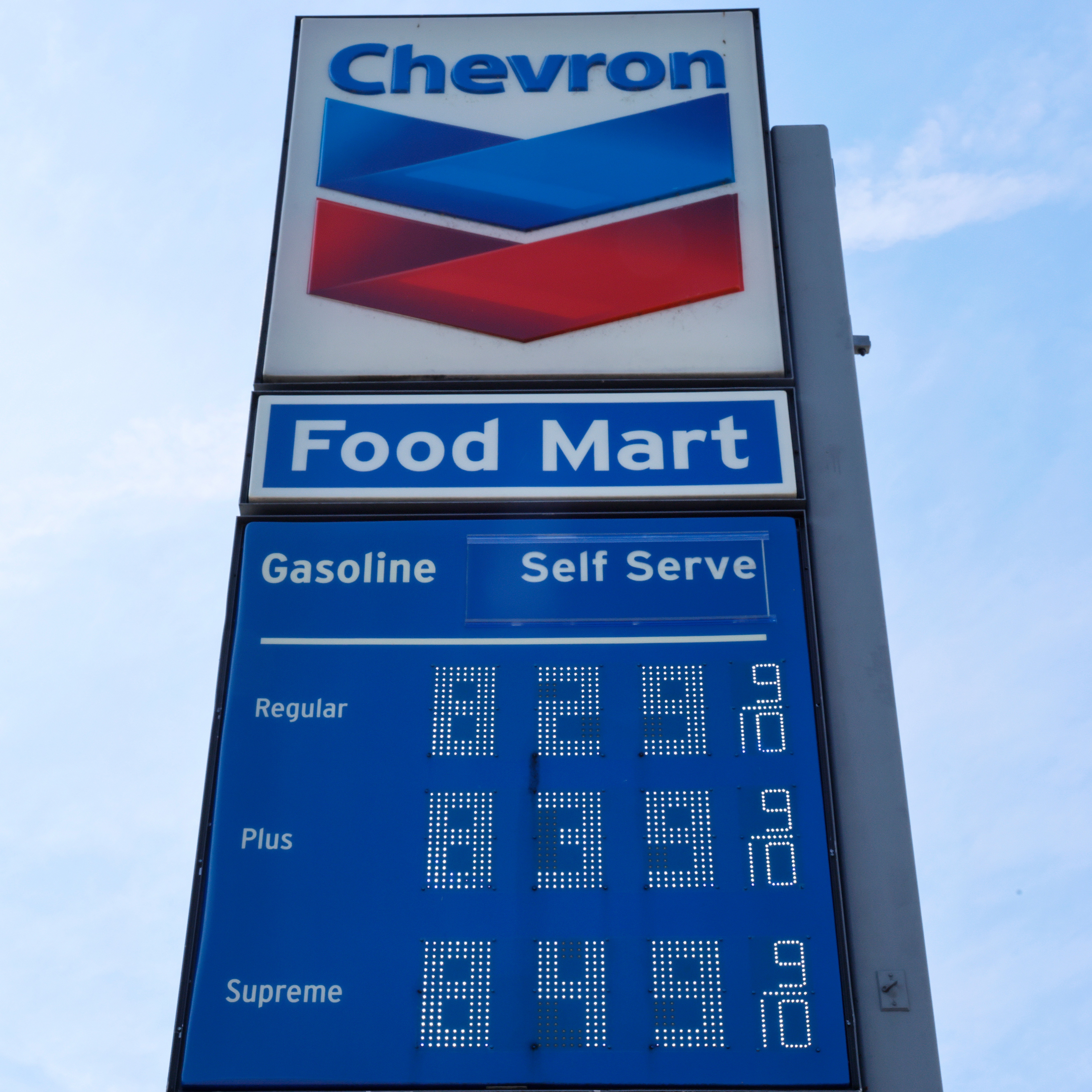 Trump claims conflict with Iran is on pause, but fuel prices still rise