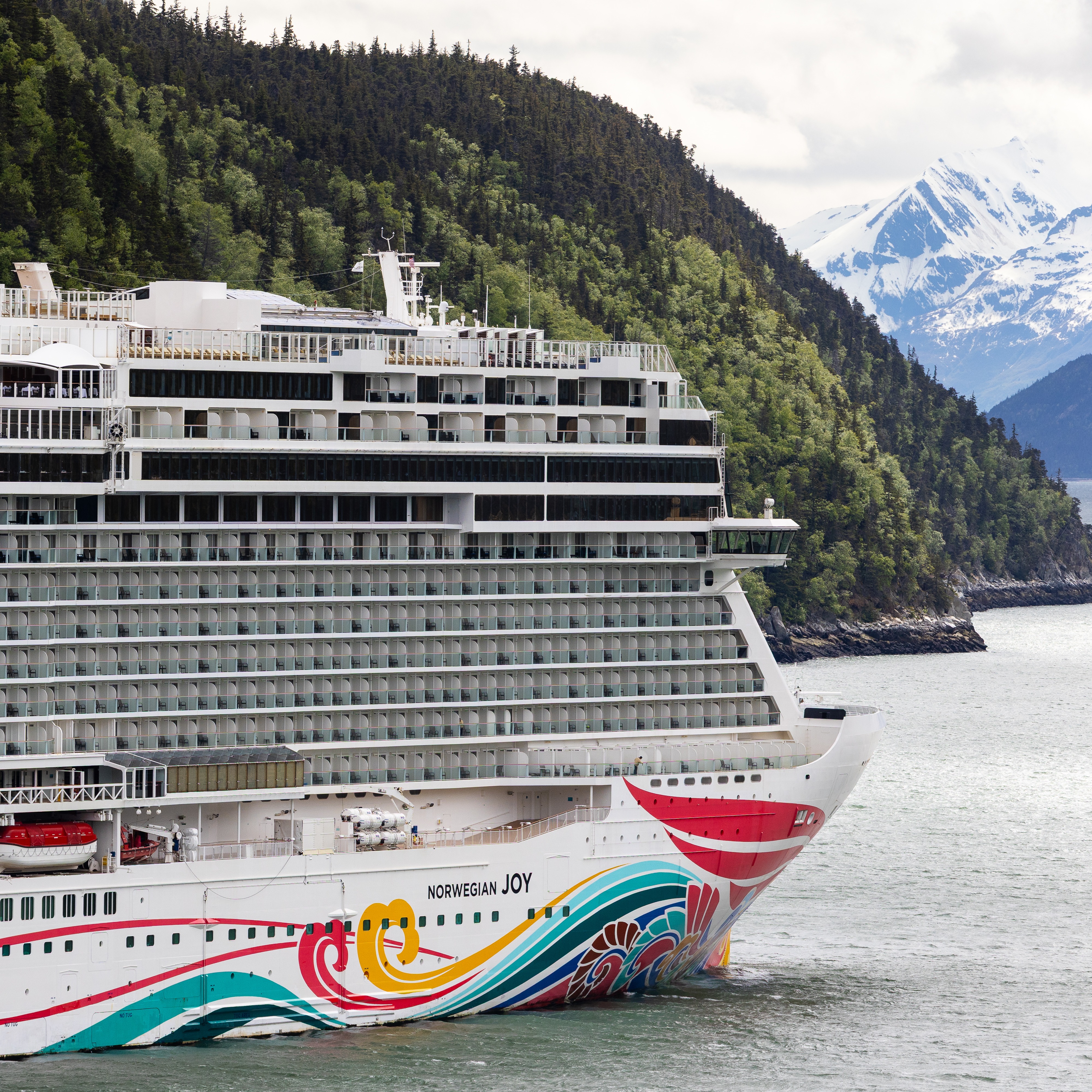 More vacationers are booking cruises for summer despite recent virus outbreaks