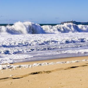 Bay Area beachgoers should watch out for extra high tides