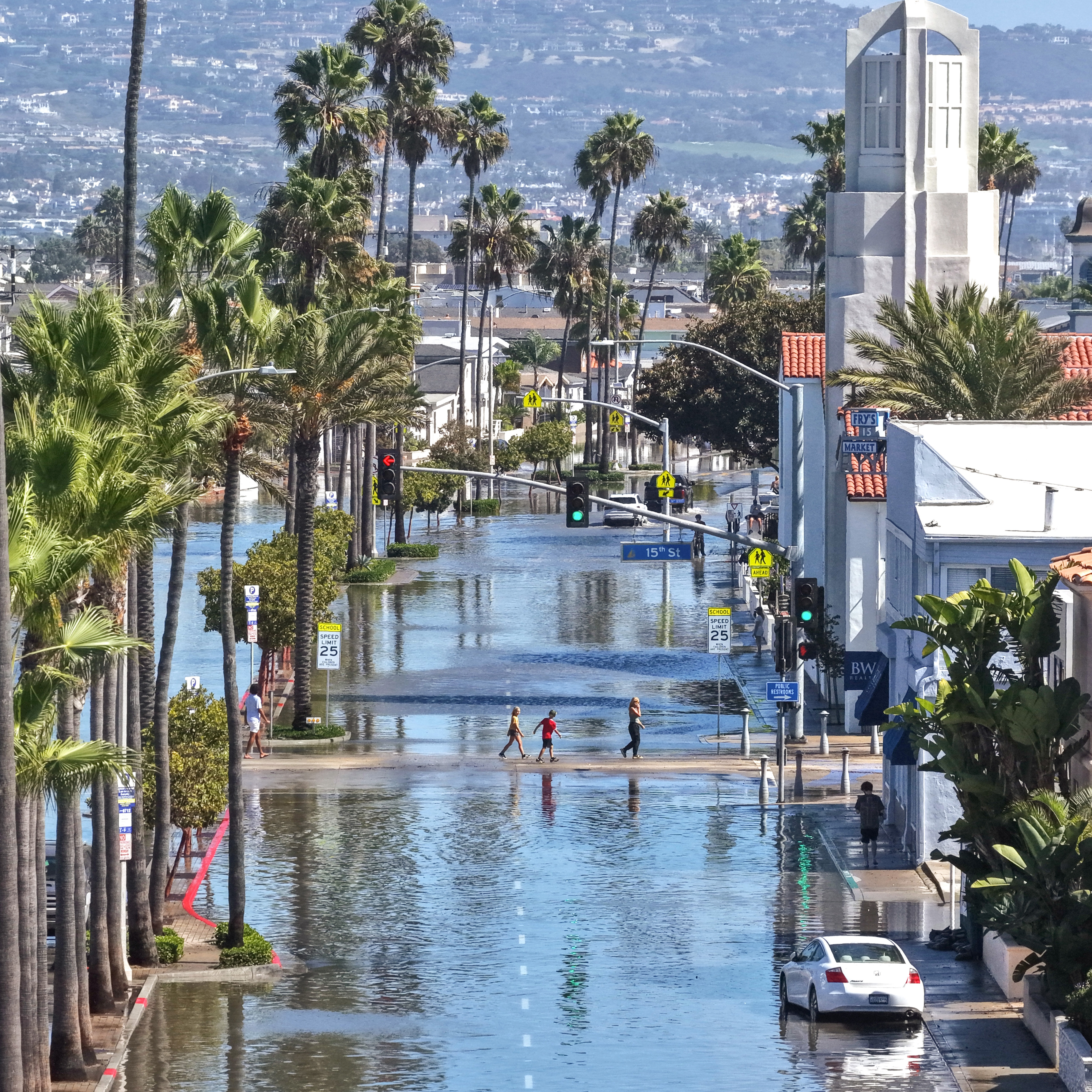 Warnings of dangerous high surf and flooding for the Bay Area this weekend