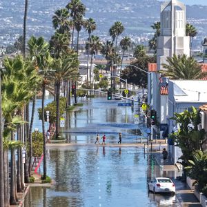 Warnings of dangerous high surf and flooding for the Bay Area this weekend