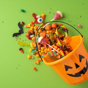 Oakland dental offices are giving kids money in exchange for candy