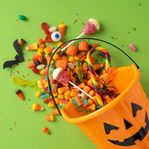 Oakland dental offices are giving kids money in exchange for candy