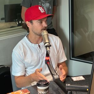 Connor Smith's 'Ballgame on the Radio' pays tribute to KMOX & Cardinals connection