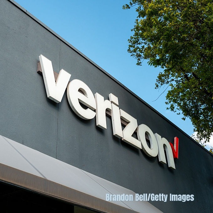 Can You Hear Me Now? Nope (Sue Talks Verizon Landlines)