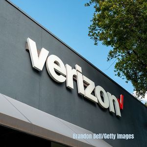 Can You Hear Me Now? Nope (Sue Talks Verizon Landlines)